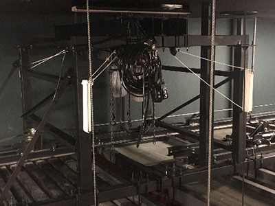 劇場 スピーカー吊装置施工